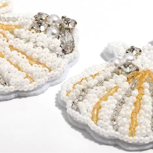 Seashell Pearl Beaded Earrings - Picture 4 of 6